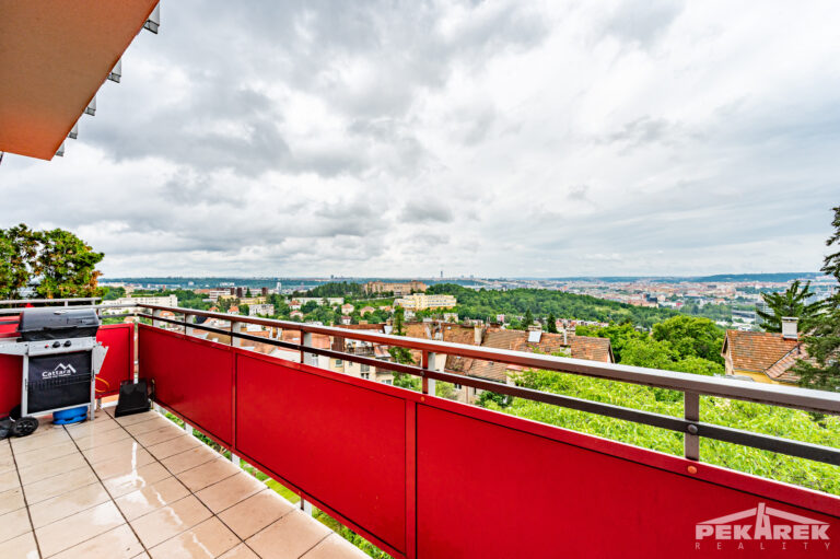 Balkon bytu na prodej 2+kk, Praha 8 Libeň, ulice Zenklova