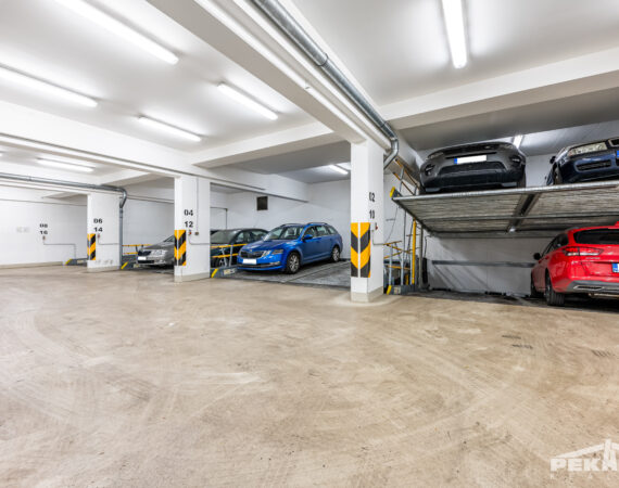 Garážové stání bytu na prodej 2+kk, Praha 8 Libeň, ulice Zenklova