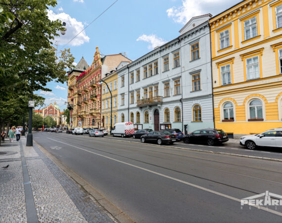 pohled na dům - Prodej bytu 6+1 Praha 1 Smetanovo nábřeží