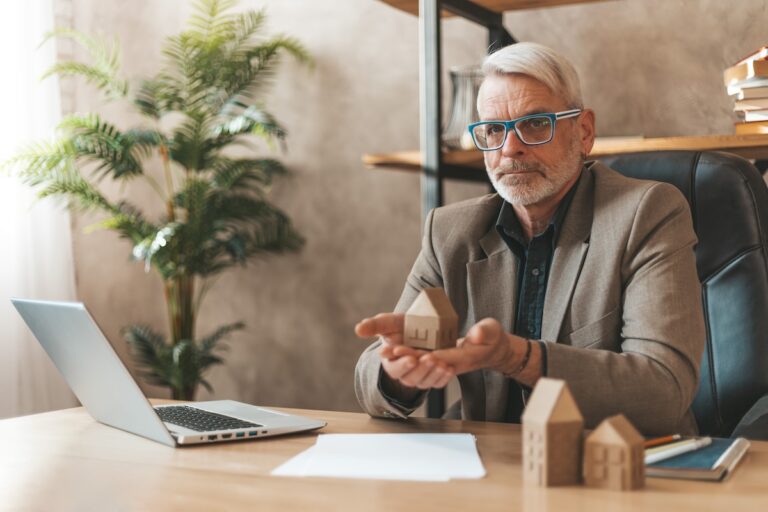 Dědictví nebo darování nemovitosti: jak na prodej, daně a zákonné lhůty?