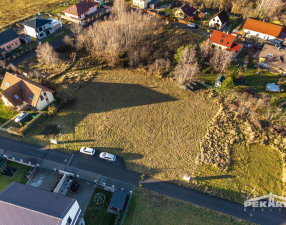 Stavební pozemek na prodej v Srbíně - letecký pohled