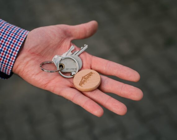 Předání klíčů při prodeji investičního bytu s nájemníkem