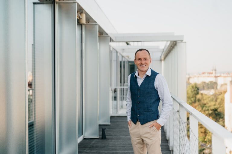 Investování do pražských bytů: Proč mikrobyty, BTR a správná strategie rozhodují víc než emoce