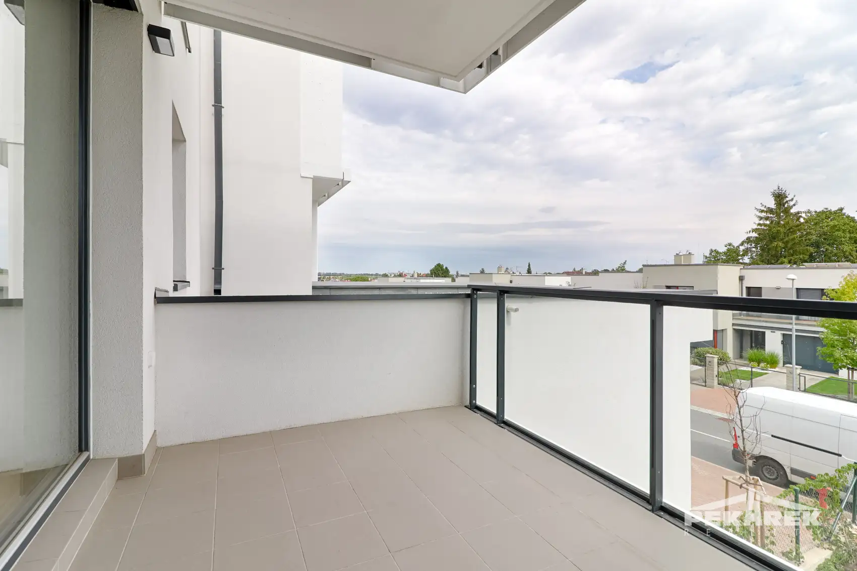 balkon pronajímaného bytu