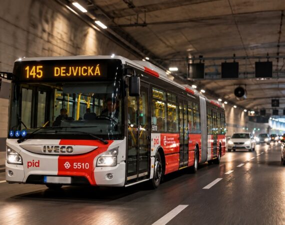 Tunel bus linky 145 s cílem Dejvická během jízdy tunelem Blanka
